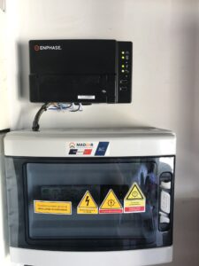 Céléco Énergie Illumine Biscarrosse : Une Installation Solaire de 3 kW avec Panneaux Sunpower et Micro-Onduleurs Enphase
